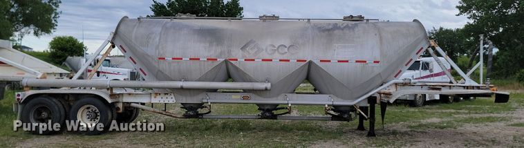 image for item NZ9954 1997 Fruehauf HAB-HE2-J1000X3 pneumatic dry bulk trailer