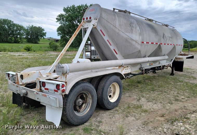 image for item NZ9954 1997 Fruehauf HAB-HE2-J1000X3 pneumatic dry bulk trailer