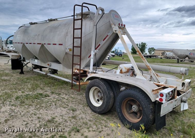 image for item NZ9954 1997 Fruehauf HAB-HE2-J1000X3 pneumatic dry bulk trailer