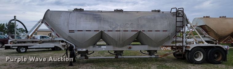 image for item NZ9954 1997 Fruehauf HAB-HE2-J1000X3 pneumatic dry bulk trailer