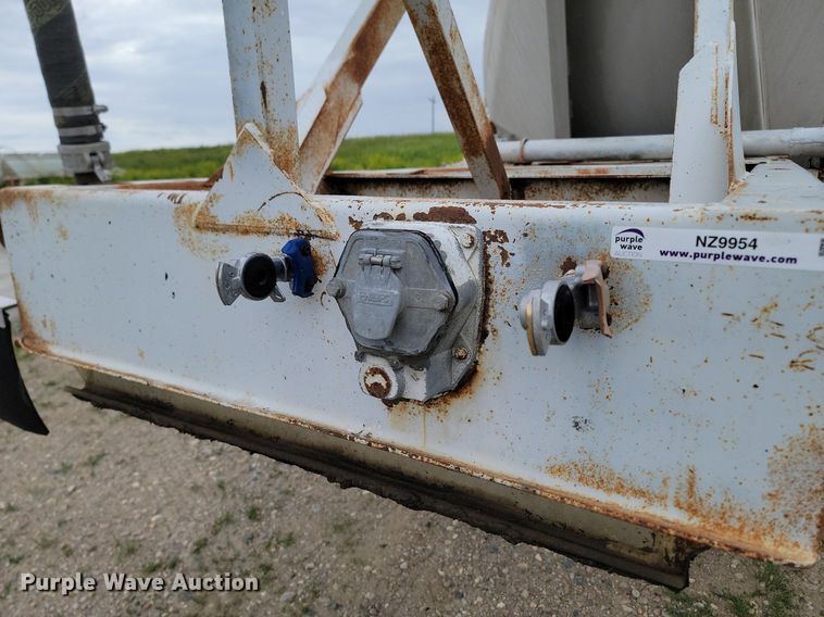 image for item NZ9954 1997 Fruehauf HAB-HE2-J1000X3 pneumatic dry bulk trailer