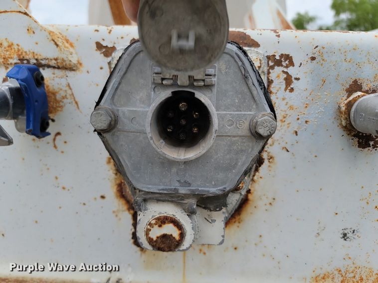 image for item NZ9954 1997 Fruehauf HAB-HE2-J1000X3 pneumatic dry bulk trailer