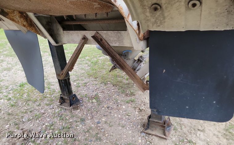 image for item NZ9954 1997 Fruehauf HAB-HE2-J1000X3 pneumatic dry bulk trailer