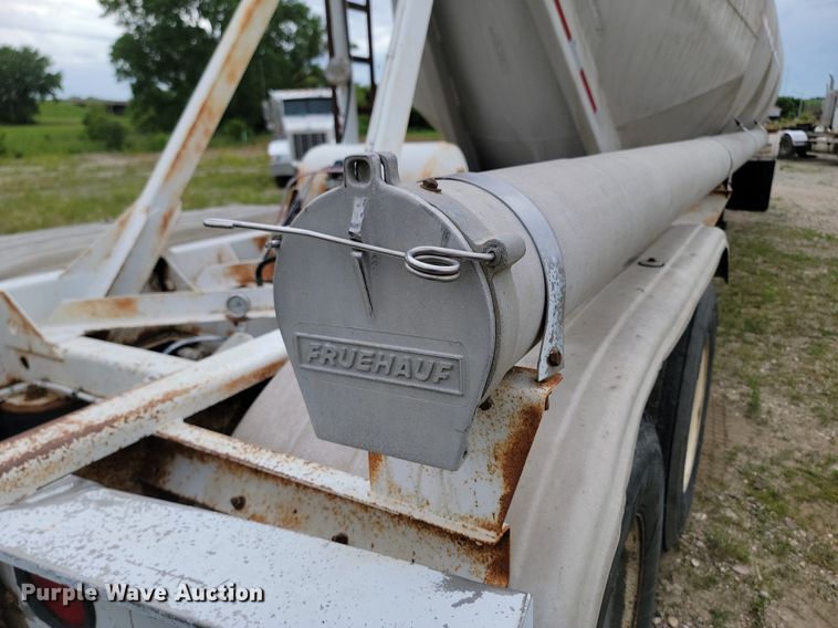 image for item NZ9954 1997 Fruehauf HAB-HE2-J1000X3 pneumatic dry bulk trailer