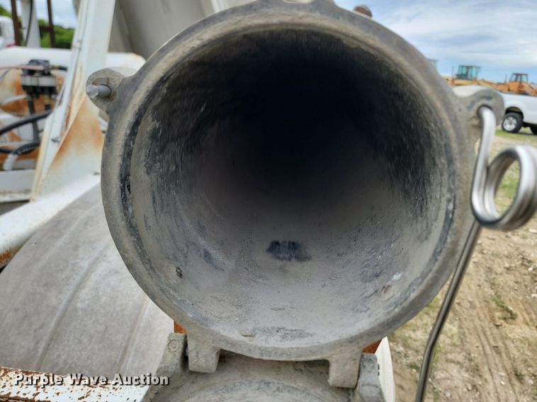 image for item NZ9954 1997 Fruehauf HAB-HE2-J1000X3 pneumatic dry bulk trailer