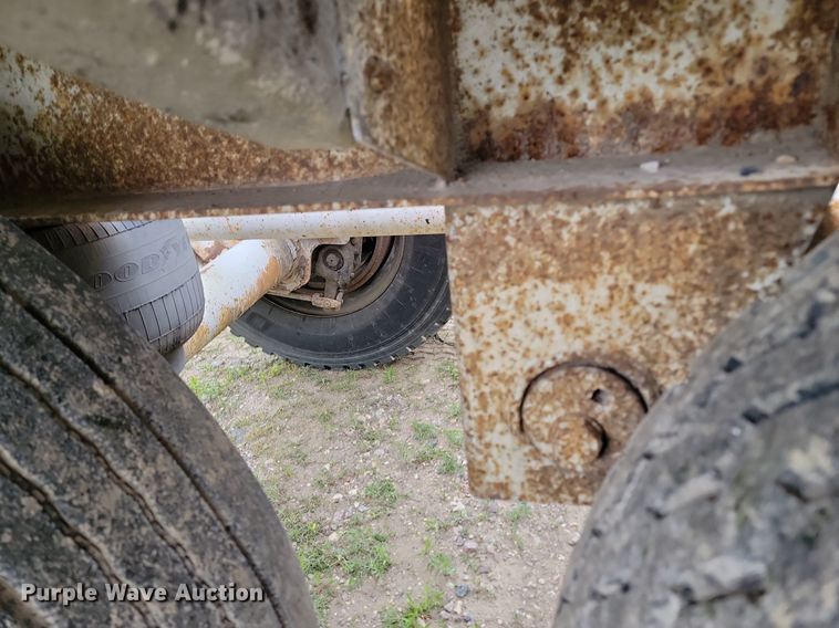 image for item NZ9954 1997 Fruehauf HAB-HE2-J1000X3 pneumatic dry bulk trailer