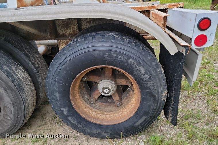 image for item NZ9954 1997 Fruehauf HAB-HE2-J1000X3 pneumatic dry bulk trailer