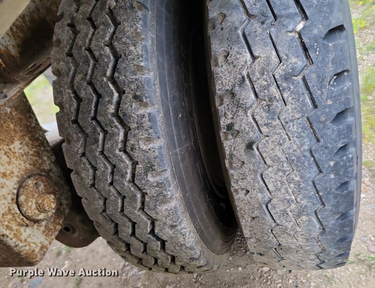 image for item NZ9954 1997 Fruehauf HAB-HE2-J1000X3 pneumatic dry bulk trailer