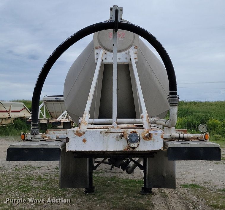 image for item NZ9955 1998 Fruenhauf  pneumatic dry bulk trailer