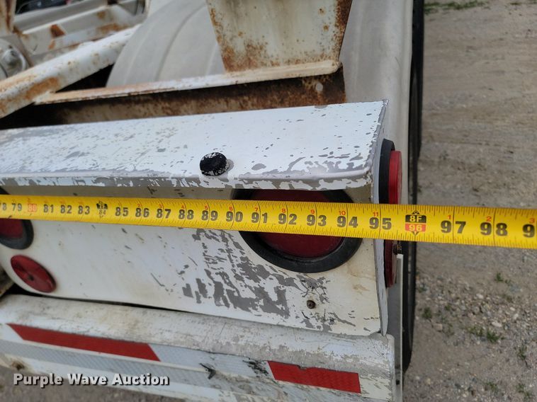 image for item NZ9955 1998 Fruenhauf  pneumatic dry bulk trailer