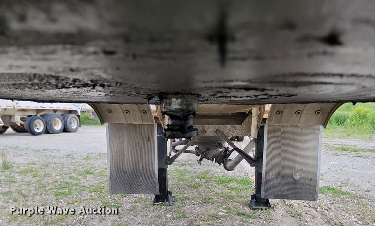 image for item NZ9955 1998 Fruenhauf  pneumatic dry bulk trailer