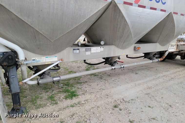 image for item NZ9955 1998 Fruenhauf  pneumatic dry bulk trailer