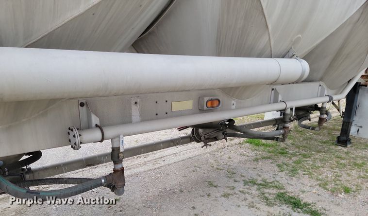 image for item NZ9955 1998 Fruenhauf  pneumatic dry bulk trailer