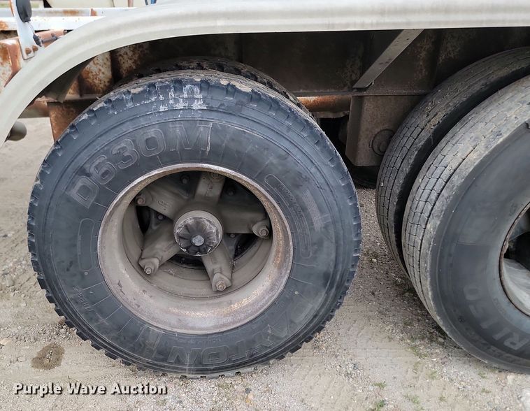 image for item NZ9955 1998 Fruenhauf  pneumatic dry bulk trailer