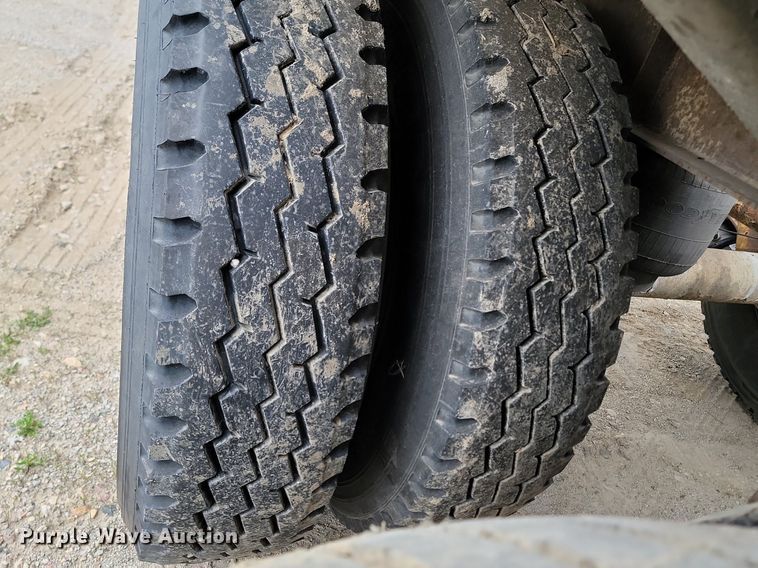 image for item NZ9955 1998 Fruenhauf  pneumatic dry bulk trailer