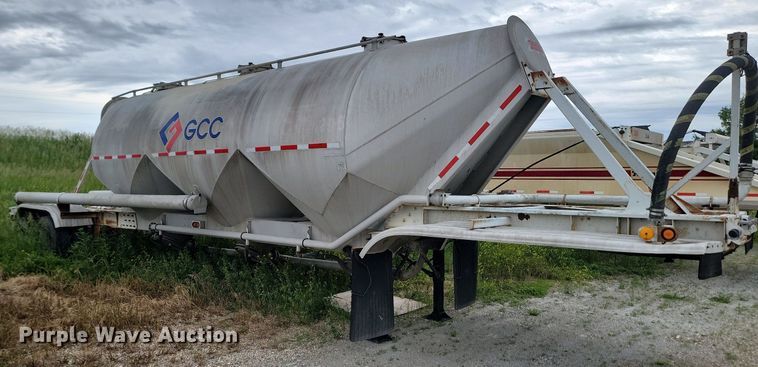 image for item NZ9956 1996 Fruehauf  pneumatic dry bulk trailer