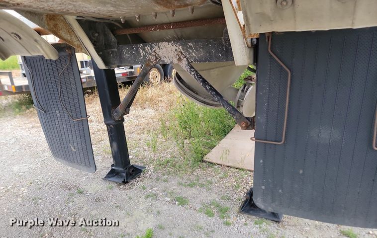 image for item NZ9956 1996 Fruehauf  pneumatic dry bulk trailer