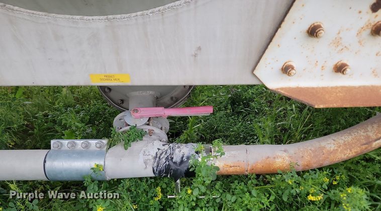 image for item NZ9956 1996 Fruehauf  pneumatic dry bulk trailer