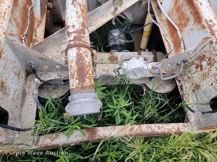 image for item NZ9956 1996 Fruehauf  pneumatic dry bulk trailer