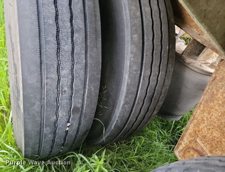 image for item NZ9956 1996 Fruehauf  pneumatic dry bulk trailer