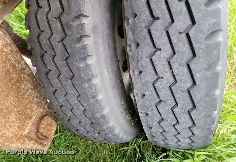 image for item NZ9956 1996 Fruehauf  pneumatic dry bulk trailer