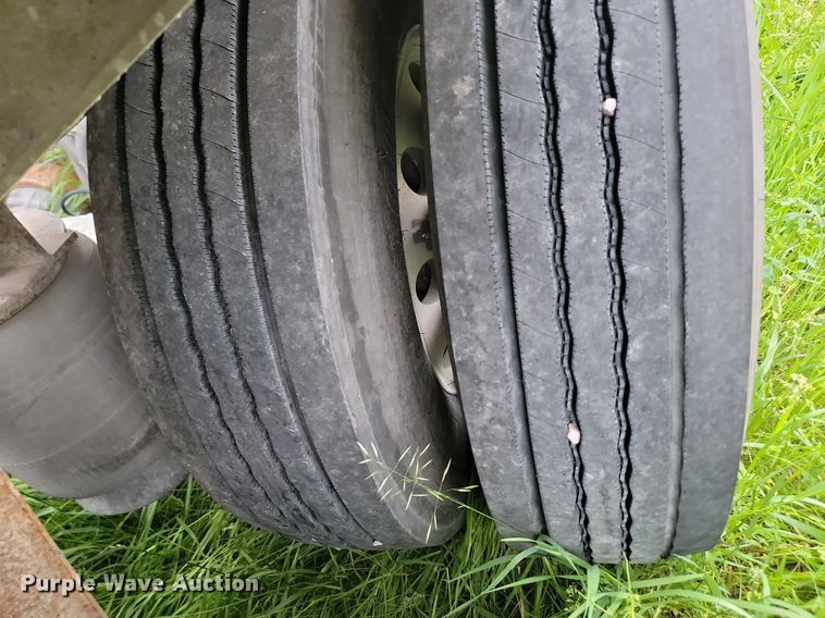 image for item NZ9956 1996 Fruehauf  pneumatic dry bulk trailer