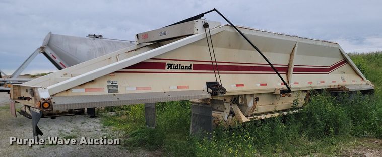 image for item NZ9957 2008 Midland  MG40TC2000 bottom dump trailer