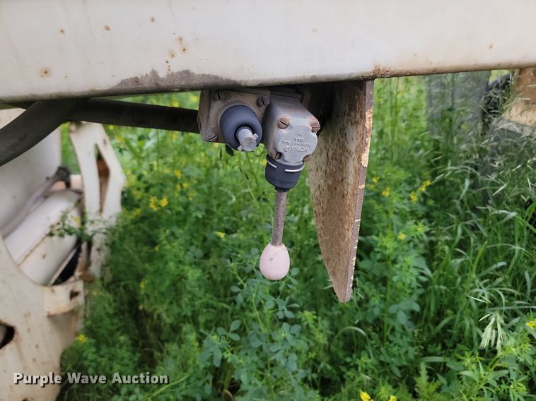 image for item NZ9957 2008 Midland  MG40TC2000 bottom dump trailer