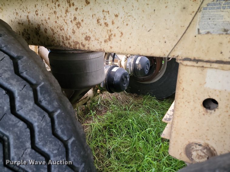 image for item NZ9957 2008 Midland  MG40TC2000 bottom dump trailer