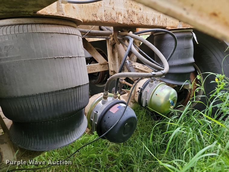 image for item NZ9957 2008 Midland  MG40TC2000 bottom dump trailer