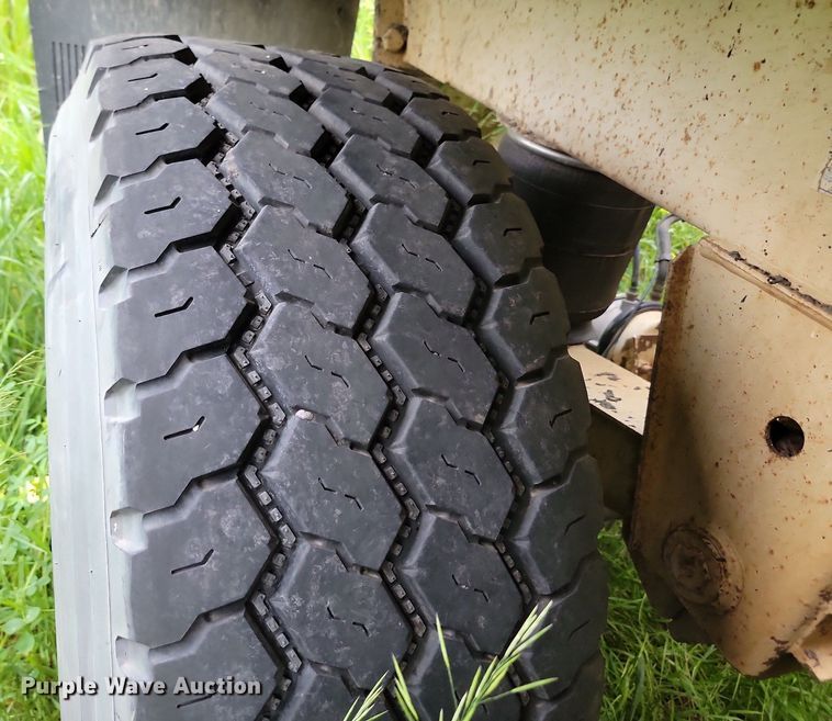 image for item NZ9957 2008 Midland  MG40TC2000 bottom dump trailer