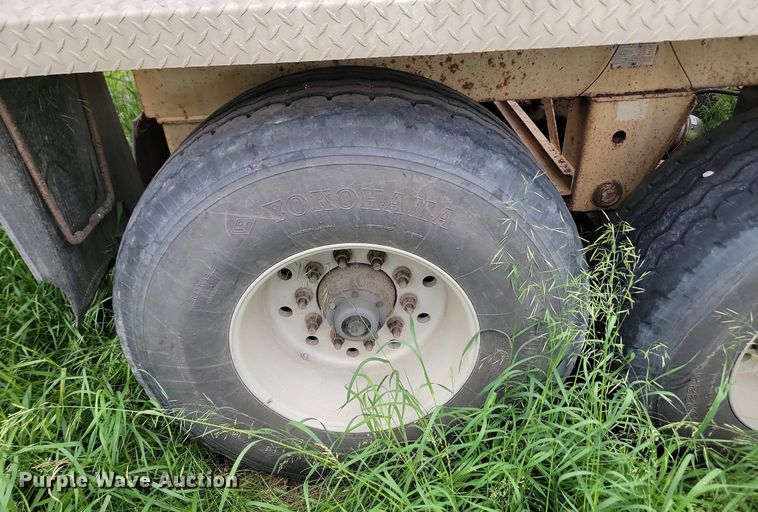 image for item NZ9957 2008 Midland  MG40TC2000 bottom dump trailer