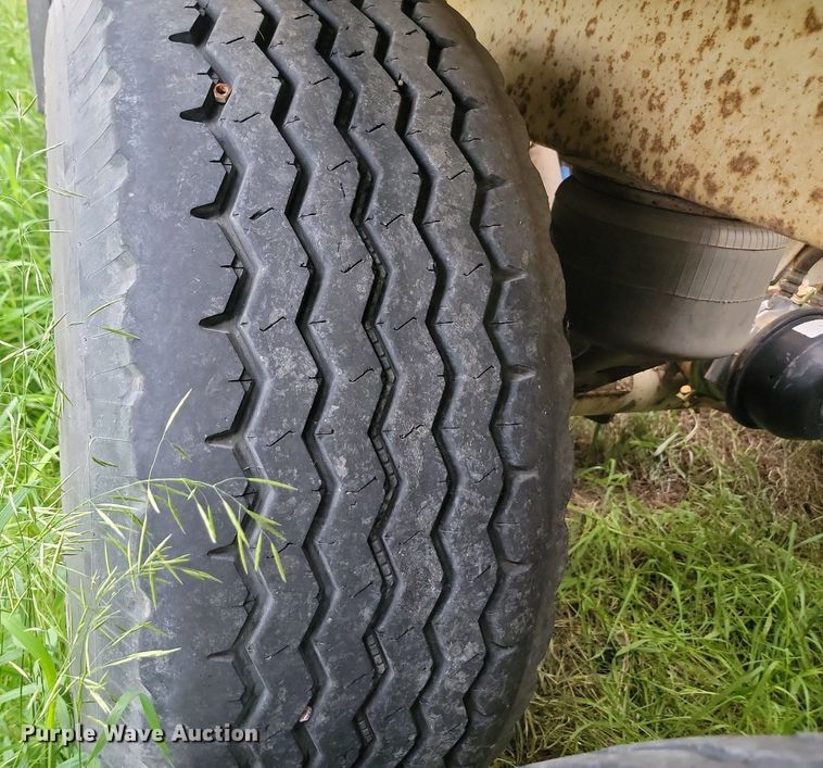 image for item NZ9957 2008 Midland  MG40TC2000 bottom dump trailer