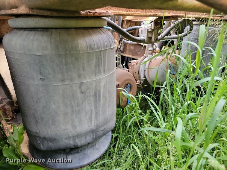 image for item NZ9958 1995 Ranch Manufacturing Co. bottom dump trailer