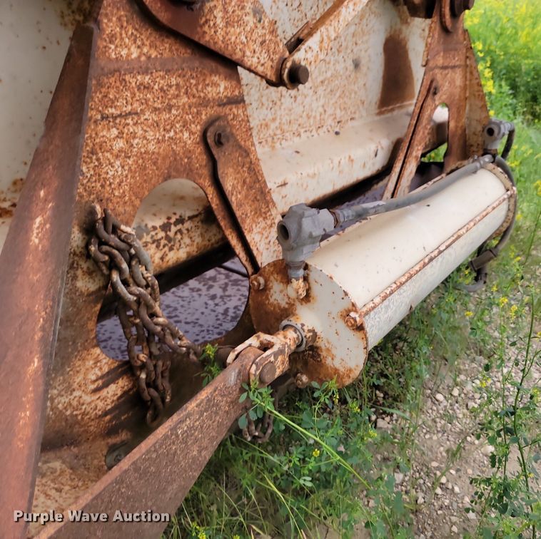 image for item NZ9958 1995 Ranch Manufacturing Co. bottom dump trailer