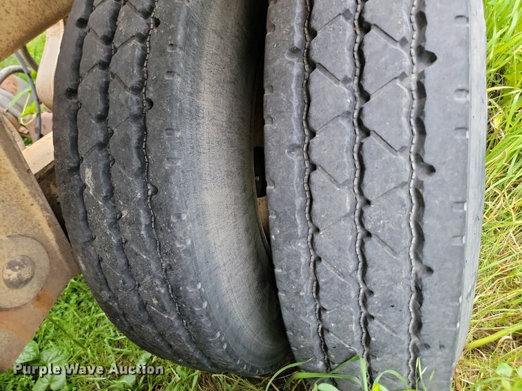 image for item NZ9958 1995 Ranch Manufacturing Co. bottom dump trailer