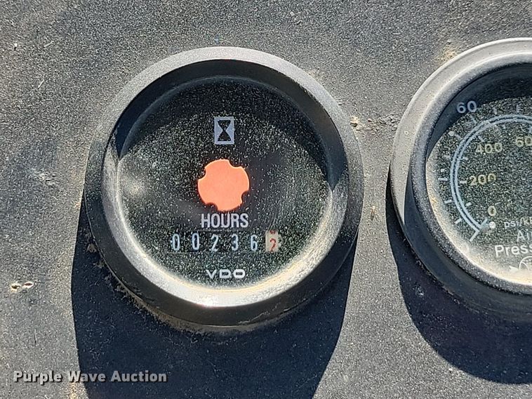 image for item NZ9961 1979 International  530 wheel loader