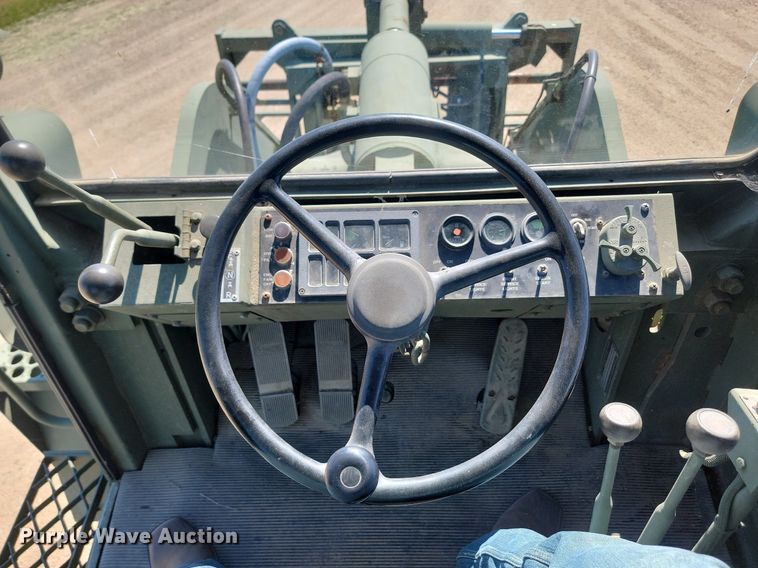 image for item NZ9961 1979 International  530 wheel loader