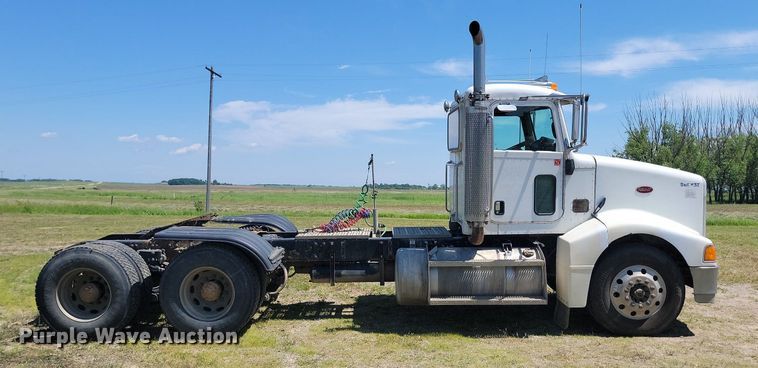 image for item NZ9970 2007 Peterbilt  385 semi truck
