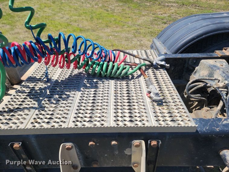 image for item NZ9970 2007 Peterbilt  385 semi truck