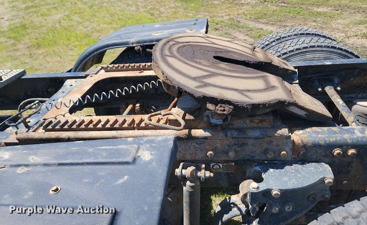 image for item NZ9970 2007 Peterbilt  385 semi truck