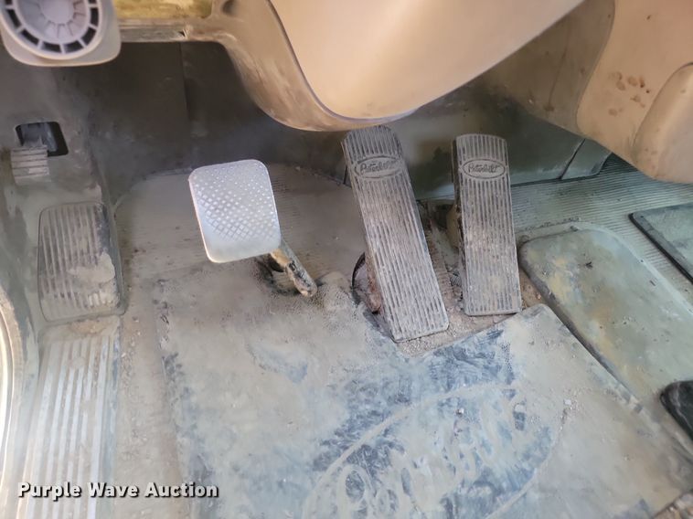 image for item NZ9970 2007 Peterbilt  385 semi truck