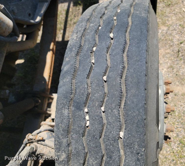 image for item NZ9970 2007 Peterbilt  385 semi truck