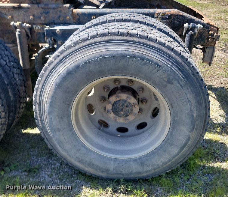 image for item NZ9970 2007 Peterbilt  385 semi truck