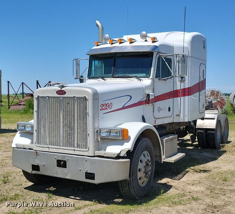 image for item NZ9971 2002 Peterbilt  378 semi truck