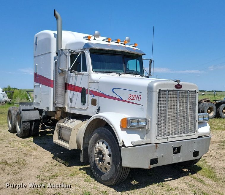 image for item NZ9971 2002 Peterbilt  378 semi truck
