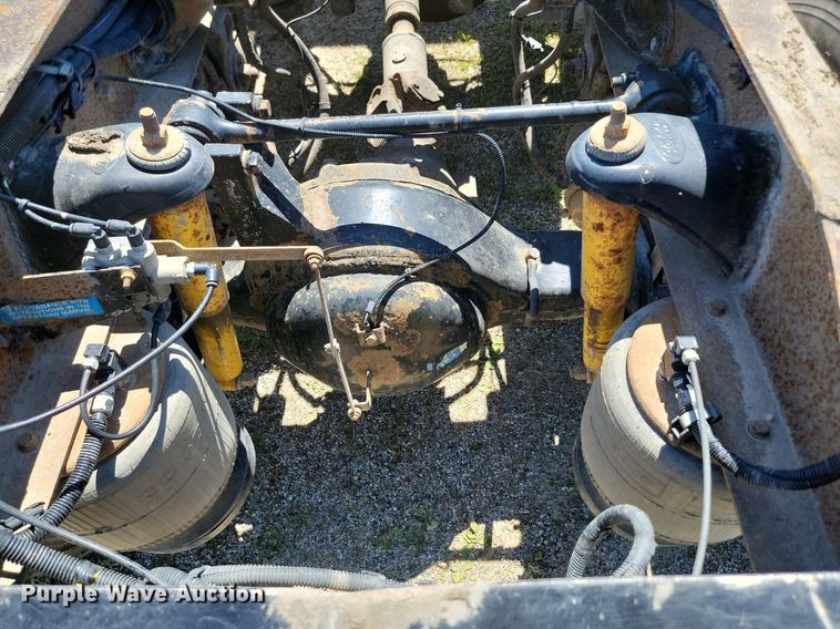 image for item NZ9971 2002 Peterbilt  378 semi truck