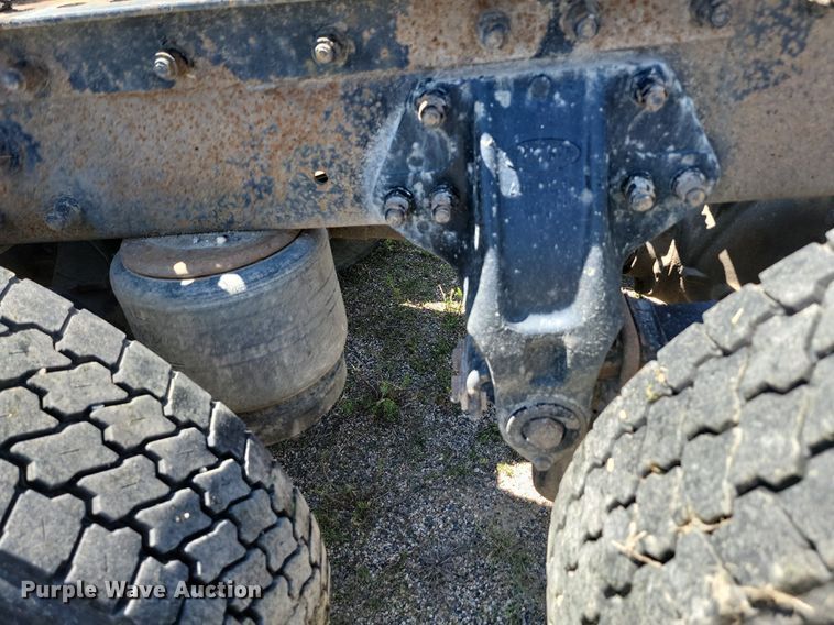 image for item NZ9971 2002 Peterbilt  378 semi truck