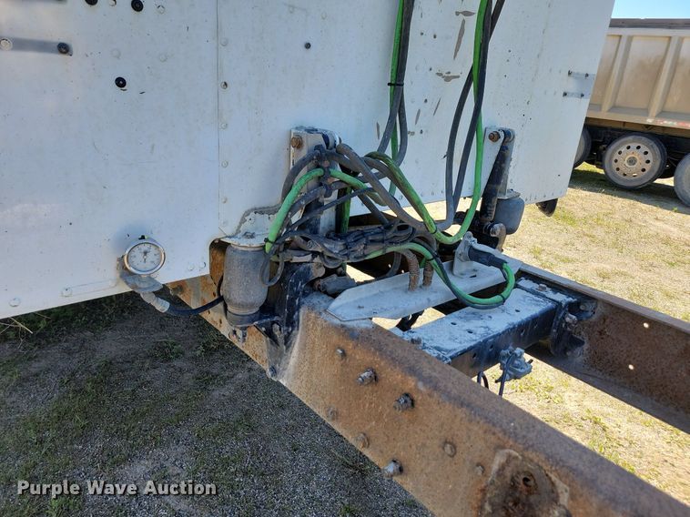 image for item NZ9971 2002 Peterbilt  378 semi truck