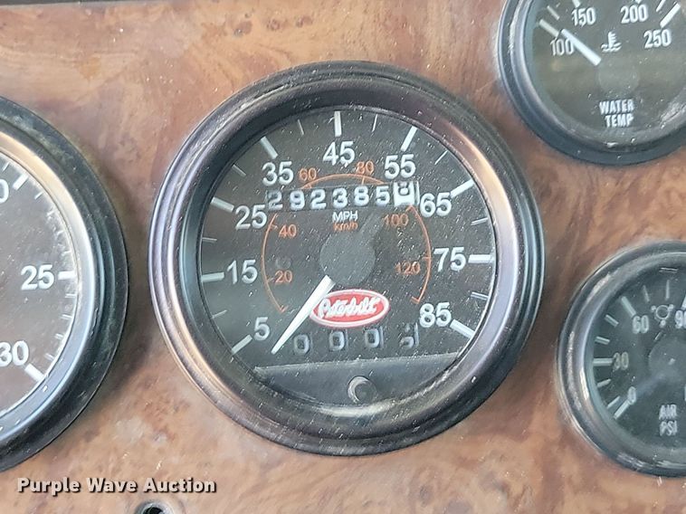 image for item NZ9971 2002 Peterbilt  378 semi truck